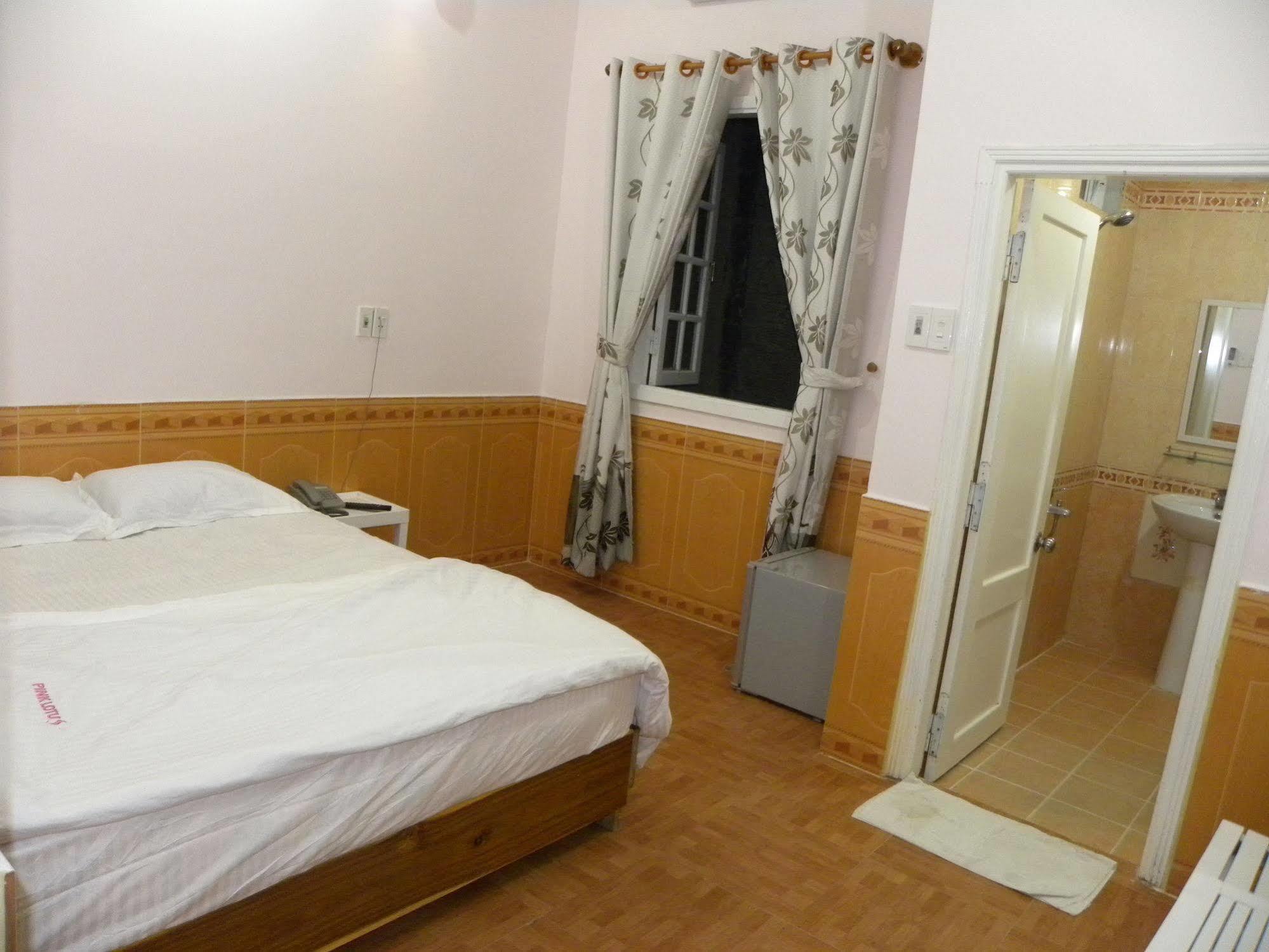 Pink Lotus Hotel Дананг Экстерьер фото